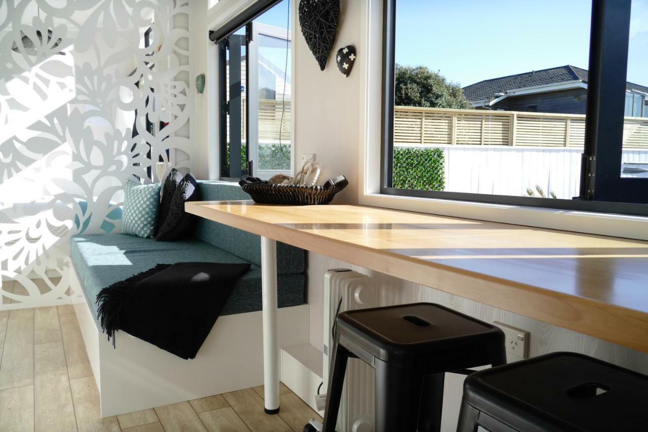 Aroha Tiny House Peka Peka Lägenhet Waikanae Exteriör bild